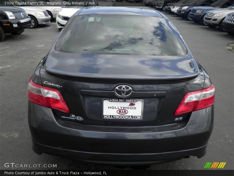 Magnetic Gray Metallic / Ash 2009 Toyota Camry SE