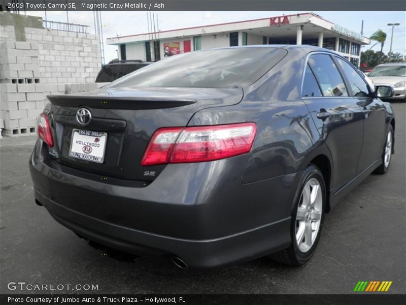 Magnetic Gray Metallic / Ash 2009 Toyota Camry SE