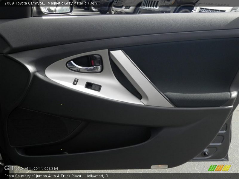 Magnetic Gray Metallic / Ash 2009 Toyota Camry SE