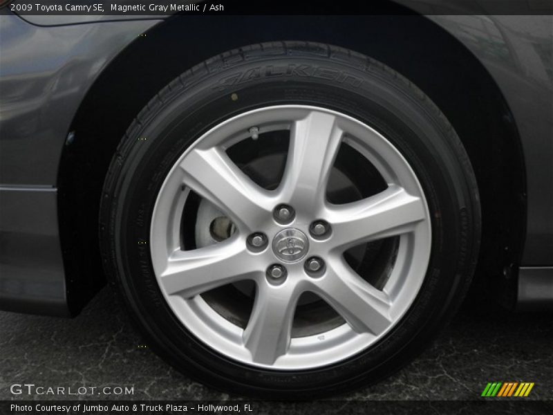 Magnetic Gray Metallic / Ash 2009 Toyota Camry SE