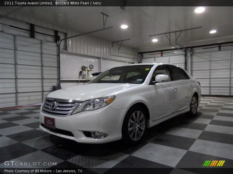 Blizzard White Pearl / Ivory 2011 Toyota Avalon Limited