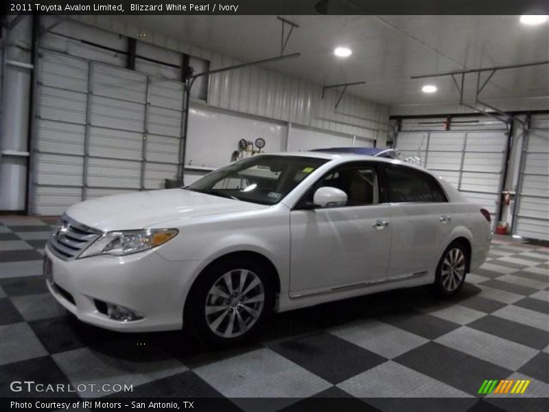 Blizzard White Pearl / Ivory 2011 Toyota Avalon Limited