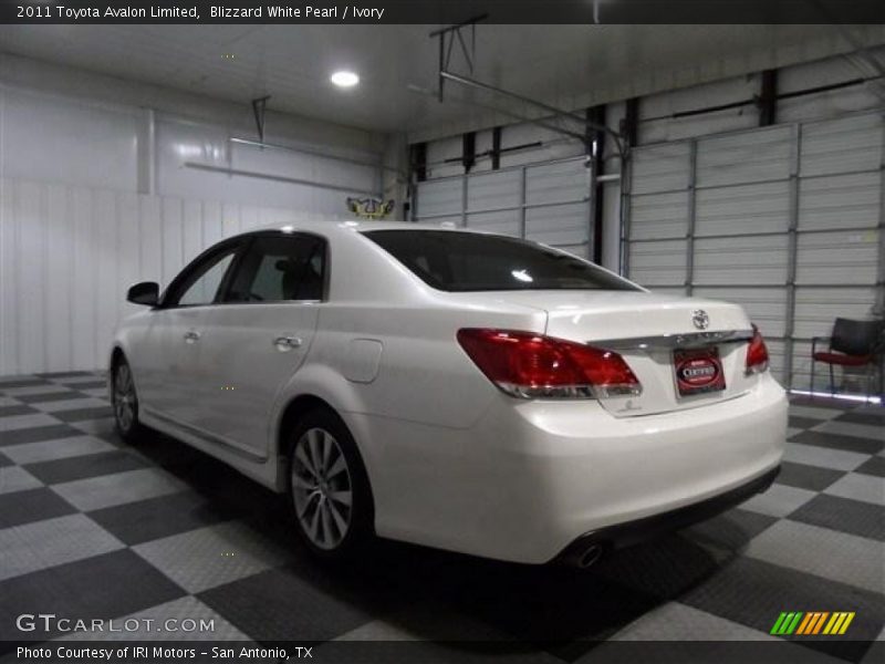 Blizzard White Pearl / Ivory 2011 Toyota Avalon Limited