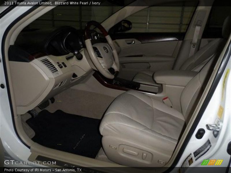Blizzard White Pearl / Ivory 2011 Toyota Avalon Limited