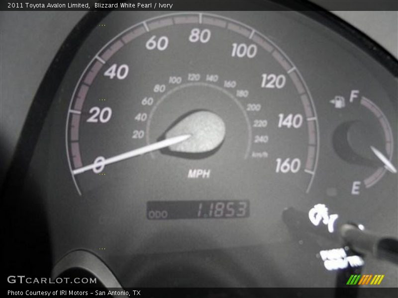 Blizzard White Pearl / Ivory 2011 Toyota Avalon Limited