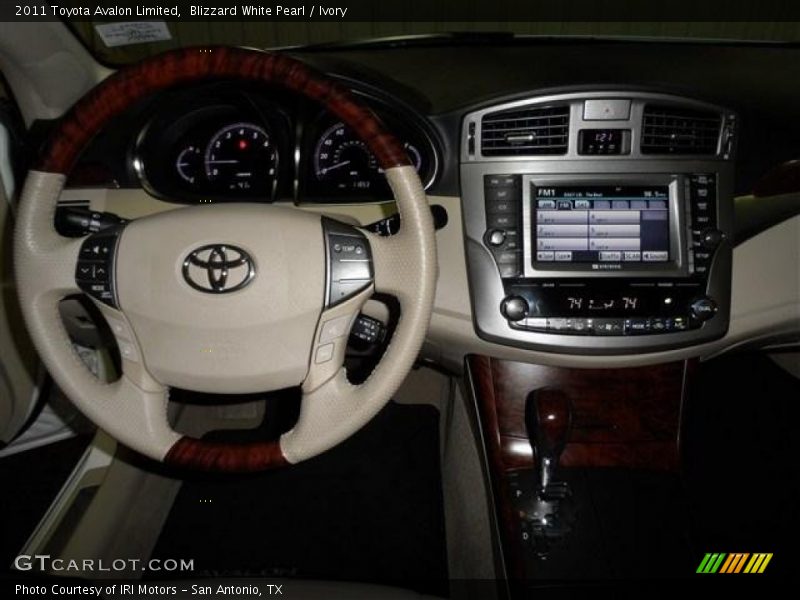 Blizzard White Pearl / Ivory 2011 Toyota Avalon Limited