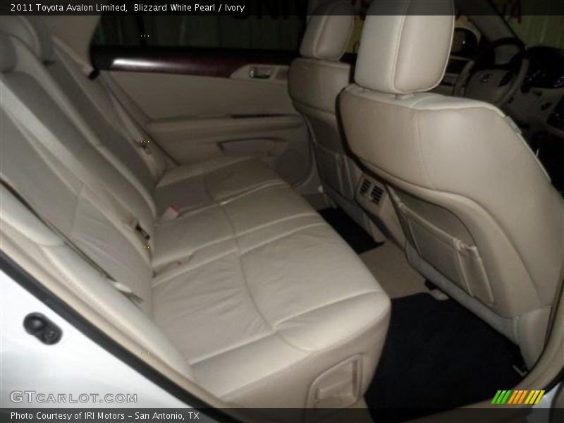 Blizzard White Pearl / Ivory 2011 Toyota Avalon Limited