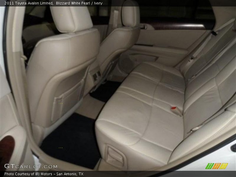 Blizzard White Pearl / Ivory 2011 Toyota Avalon Limited