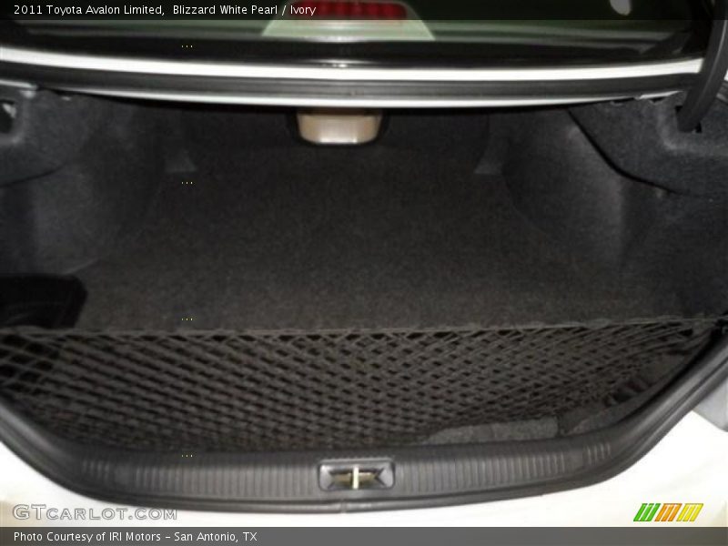 Blizzard White Pearl / Ivory 2011 Toyota Avalon Limited