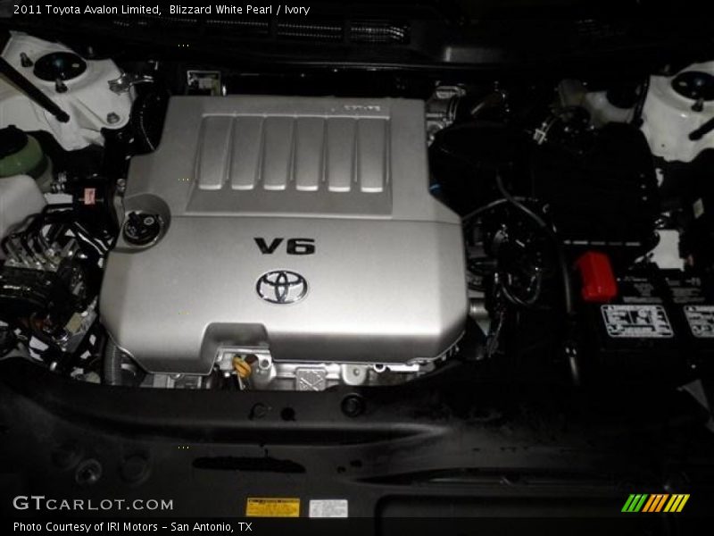 Blizzard White Pearl / Ivory 2011 Toyota Avalon Limited