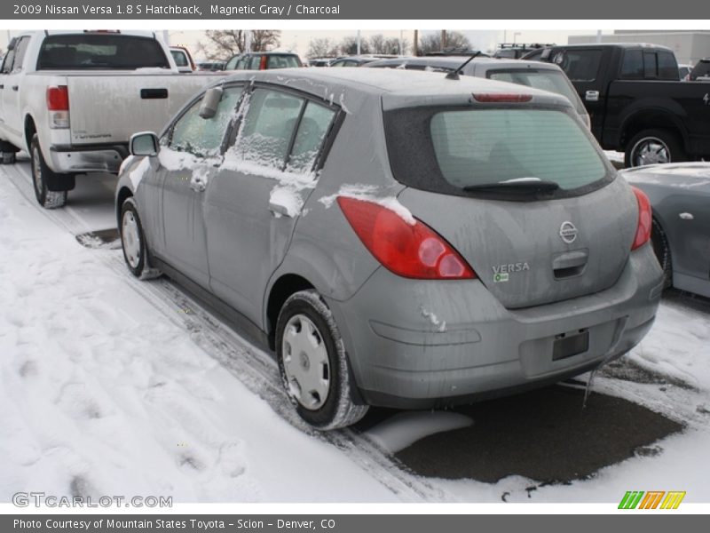Magnetic Gray / Charcoal 2009 Nissan Versa 1.8 S Hatchback