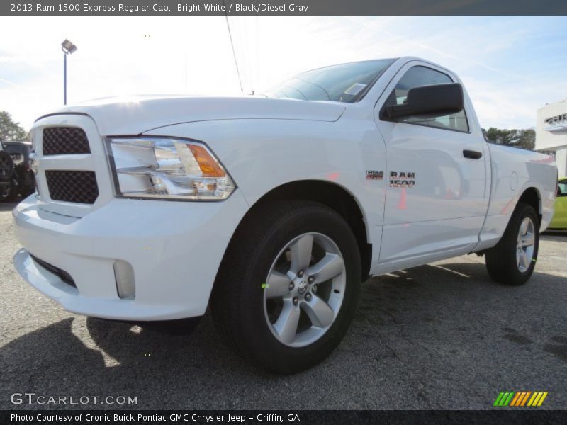 Bright White / Black/Diesel Gray 2013 Ram 1500 Express Regular Cab