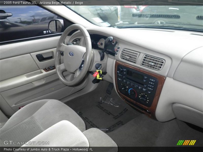 Arizona Beige Metallic / Beige 2005 Ford Taurus SEL