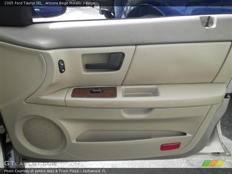 Arizona Beige Metallic / Beige 2005 Ford Taurus SEL