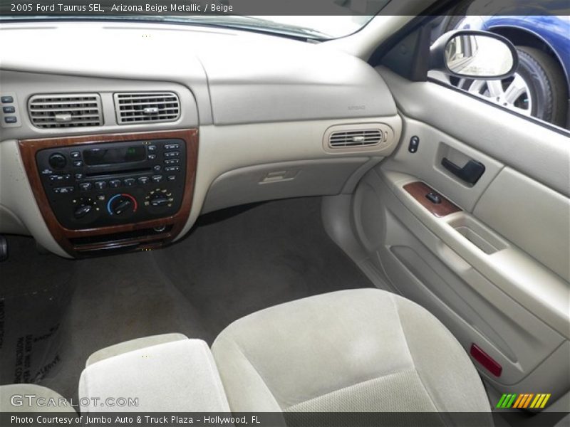 Arizona Beige Metallic / Beige 2005 Ford Taurus SEL
