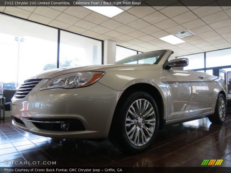 Cashmere Pearl / Black/Light Frost Beige 2013 Chrysler 200 Limited Convertible