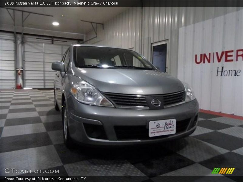 Magnetic Gray / Charcoal 2009 Nissan Versa 1.8 SL Hatchback