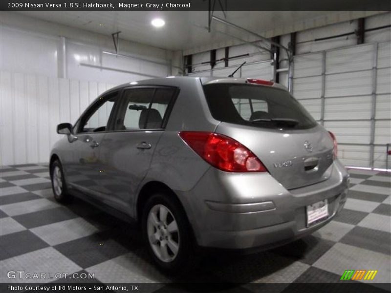 Magnetic Gray / Charcoal 2009 Nissan Versa 1.8 SL Hatchback