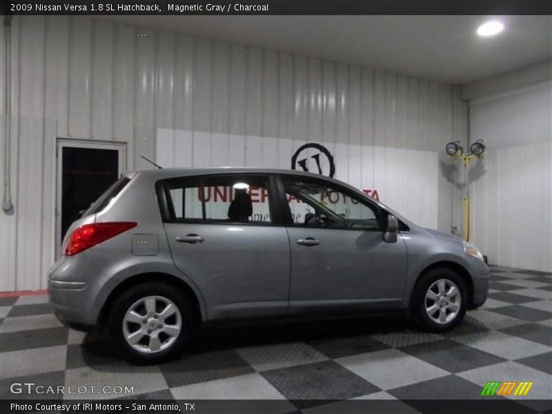 Magnetic Gray / Charcoal 2009 Nissan Versa 1.8 SL Hatchback