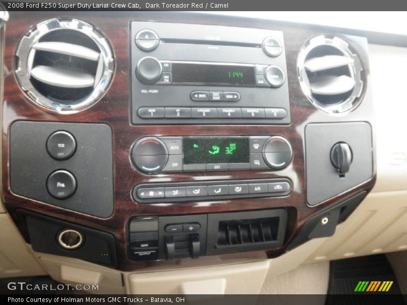 Controls of 2008 F250 Super Duty Lariat Crew Cab