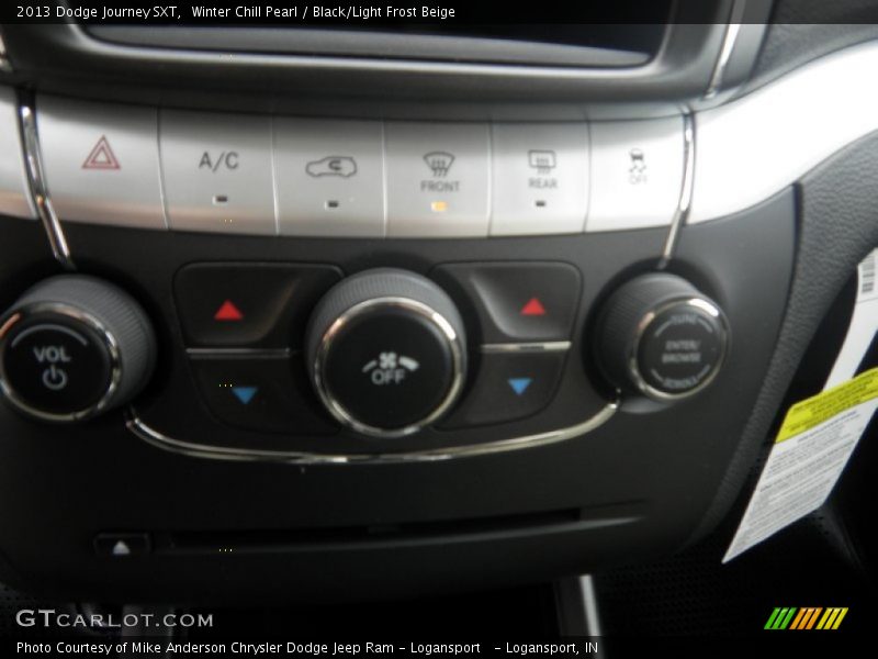 Winter Chill Pearl / Black/Light Frost Beige 2013 Dodge Journey SXT