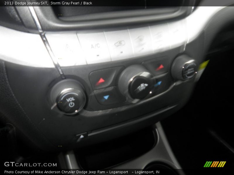 Storm Gray Pearl / Black 2013 Dodge Journey SXT