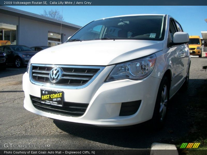 Calla Lilly White / Aero Grey 2009 Volkswagen Routan SE