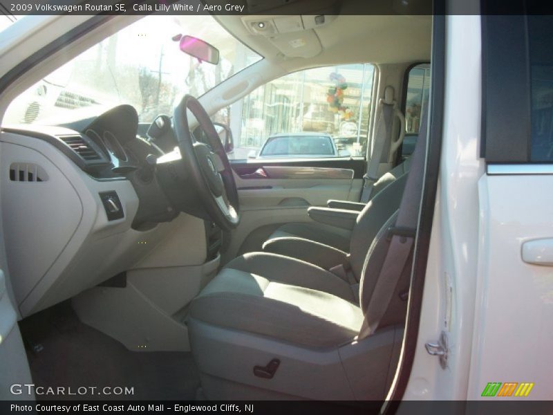 Calla Lilly White / Aero Grey 2009 Volkswagen Routan SE