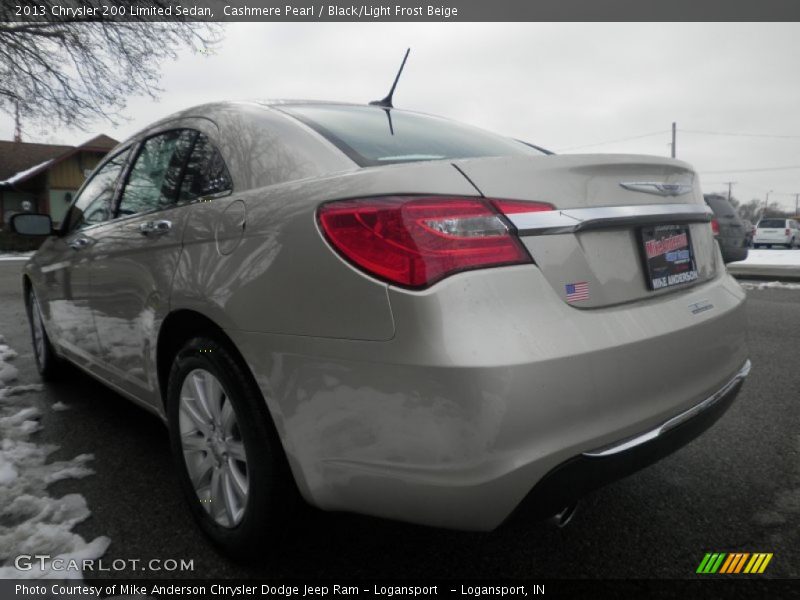 Cashmere Pearl / Black/Light Frost Beige 2013 Chrysler 200 Limited Sedan