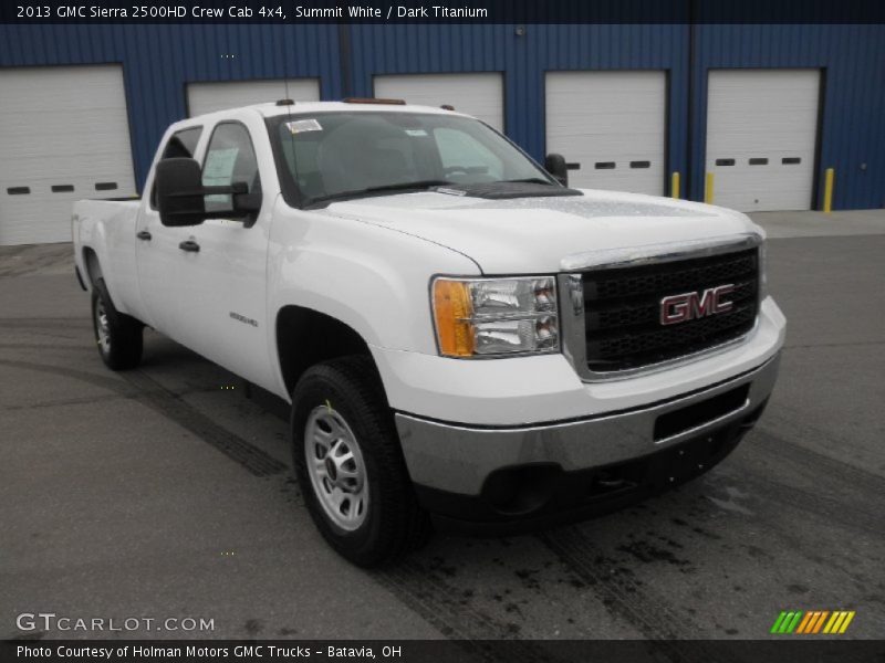 Front 3/4 View of 2013 Sierra 2500HD Crew Cab 4x4