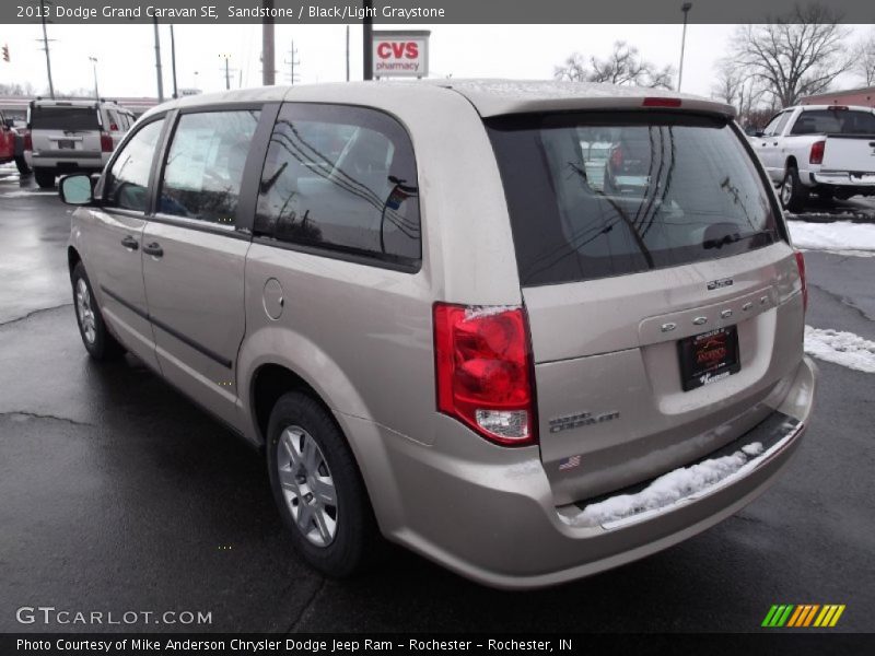 Sandstone / Black/Light Graystone 2013 Dodge Grand Caravan SE