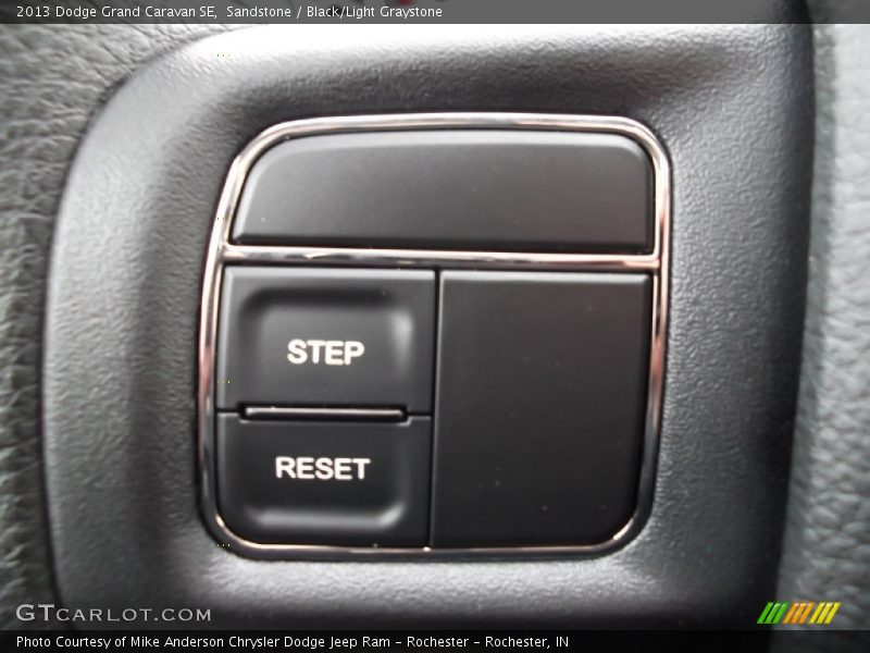 Sandstone / Black/Light Graystone 2013 Dodge Grand Caravan SE
