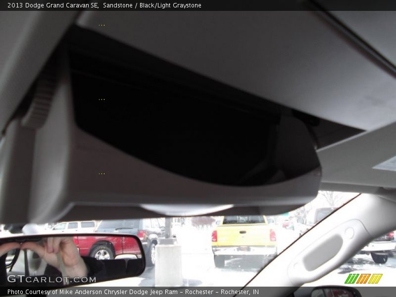 Sandstone / Black/Light Graystone 2013 Dodge Grand Caravan SE