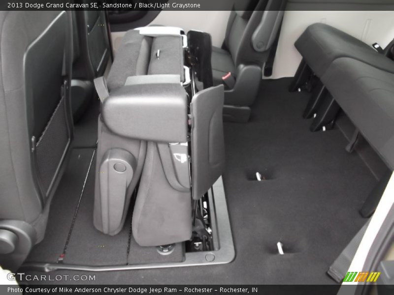 Sandstone / Black/Light Graystone 2013 Dodge Grand Caravan SE