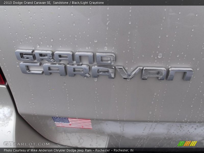 Sandstone / Black/Light Graystone 2013 Dodge Grand Caravan SE
