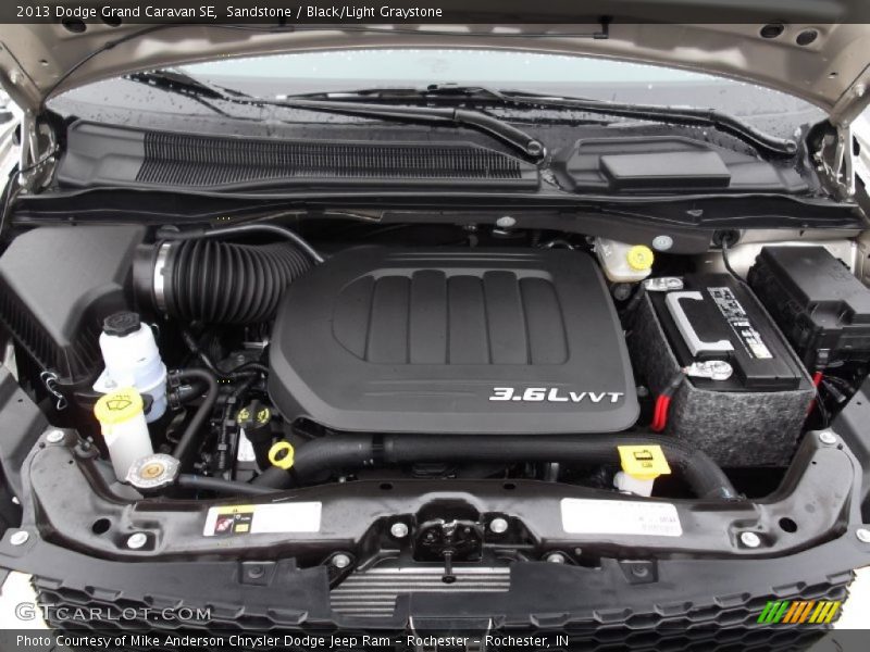 Sandstone / Black/Light Graystone 2013 Dodge Grand Caravan SE