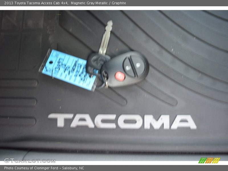 Magnetic Gray Metallic / Graphite 2013 Toyota Tacoma Access Cab 4x4