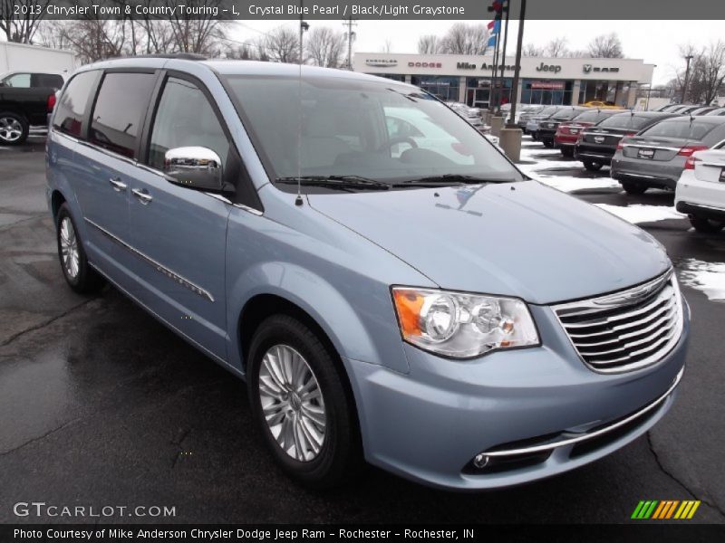 Front 3/4 View of 2013 Town & Country Touring - L