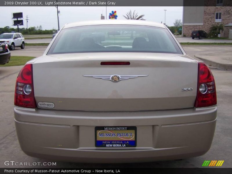 Light Sandstone Metallic / Dark Slate Gray 2009 Chrysler 300 LX