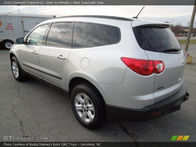 Silver Ice Metallic / Dark Gray/Light Gray 2010 Chevrolet Traverse LS