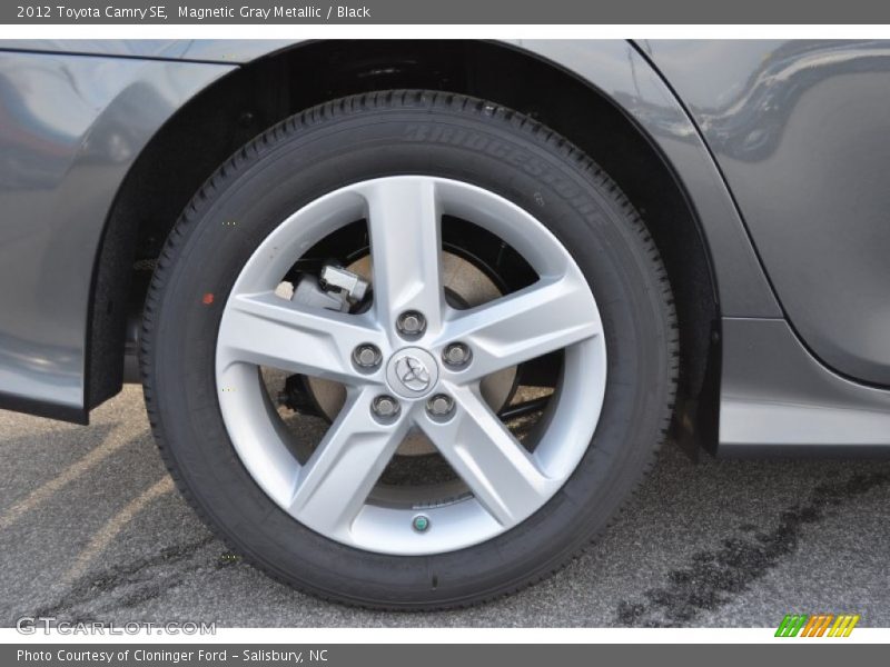 Magnetic Gray Metallic / Black 2012 Toyota Camry SE