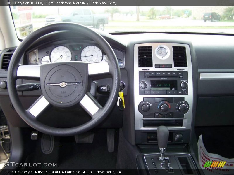 Light Sandstone Metallic / Dark Slate Gray 2009 Chrysler 300 LX