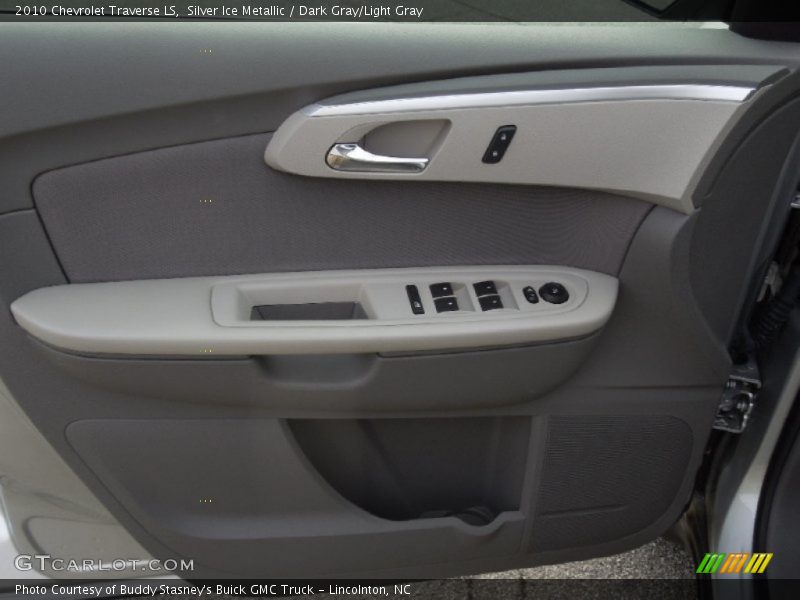 Silver Ice Metallic / Dark Gray/Light Gray 2010 Chevrolet Traverse LS
