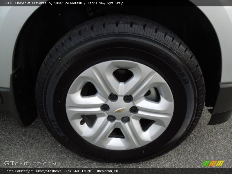 Silver Ice Metallic / Dark Gray/Light Gray 2010 Chevrolet Traverse LS
