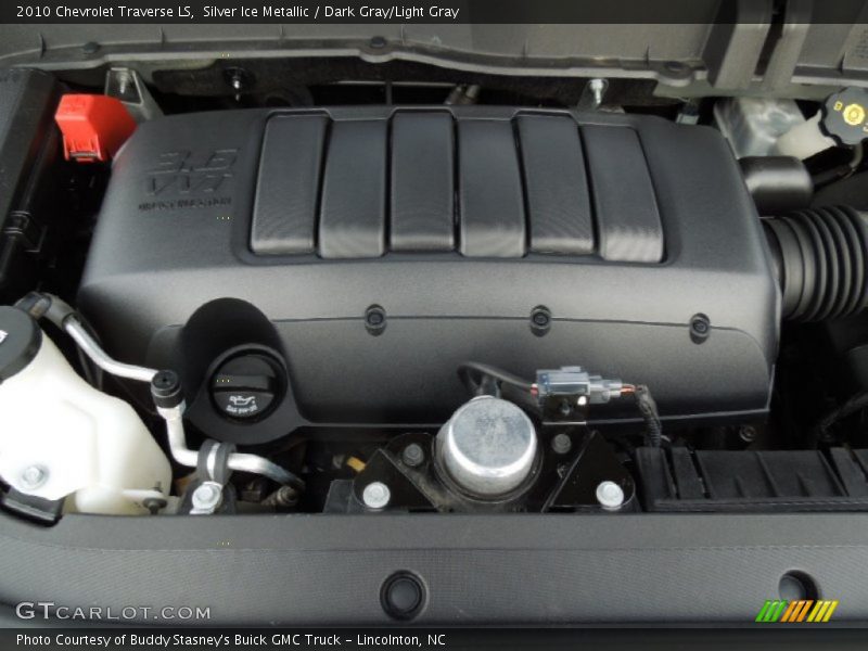 Silver Ice Metallic / Dark Gray/Light Gray 2010 Chevrolet Traverse LS