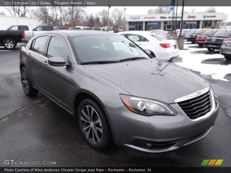 Tungsten Metallic / Black 2013 Chrysler 200 S Sedan