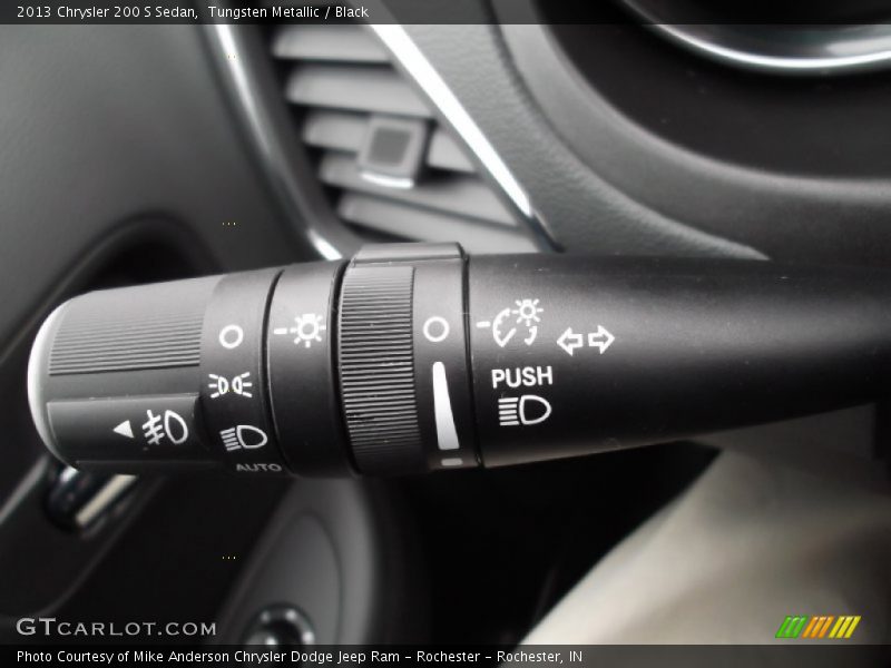 Tungsten Metallic / Black 2013 Chrysler 200 S Sedan