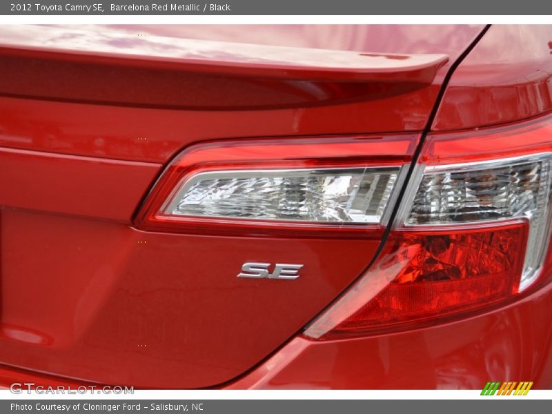 Barcelona Red Metallic / Black 2012 Toyota Camry SE