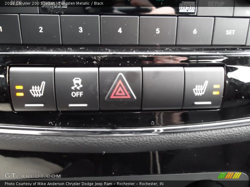 Tungsten Metallic / Black 2013 Chrysler 200 S Sedan