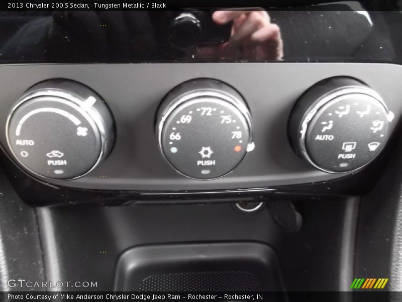 Tungsten Metallic / Black 2013 Chrysler 200 S Sedan